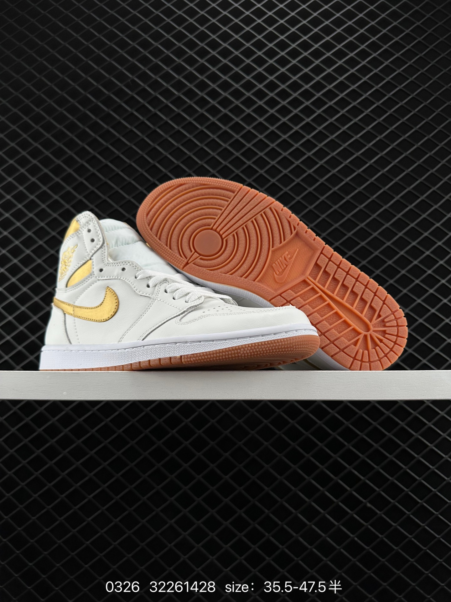 （NIKE）AIR JORDAN 1 MID